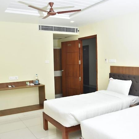 Le Arul Park Hotel Karaikal Exterior photo