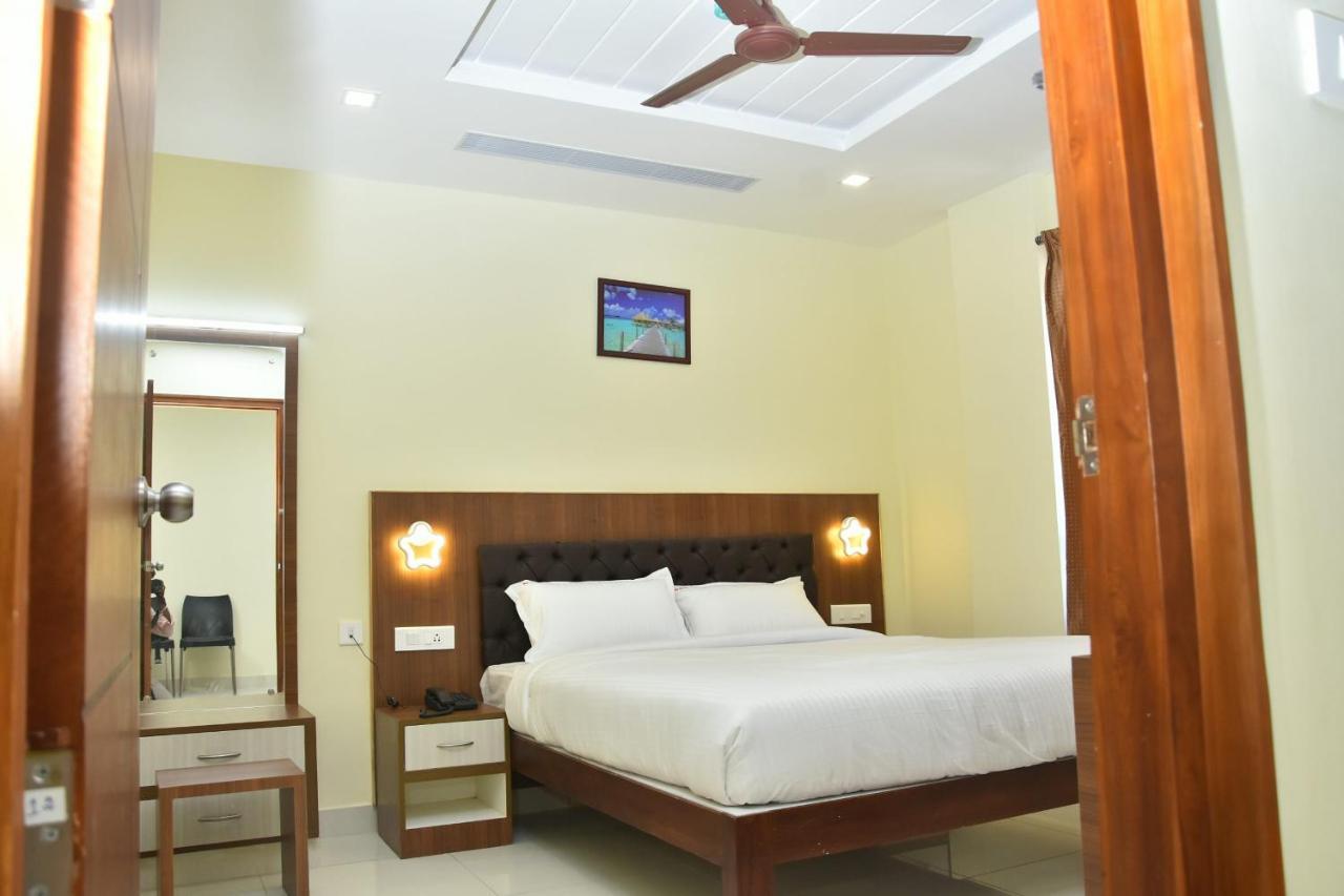 Le Arul Park Hotel Karaikal Exterior photo
