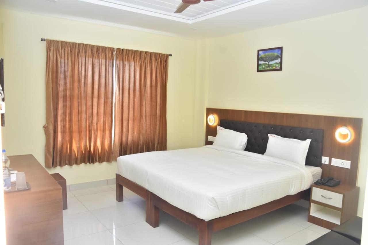 Le Arul Park Hotel Karaikal Exterior photo
