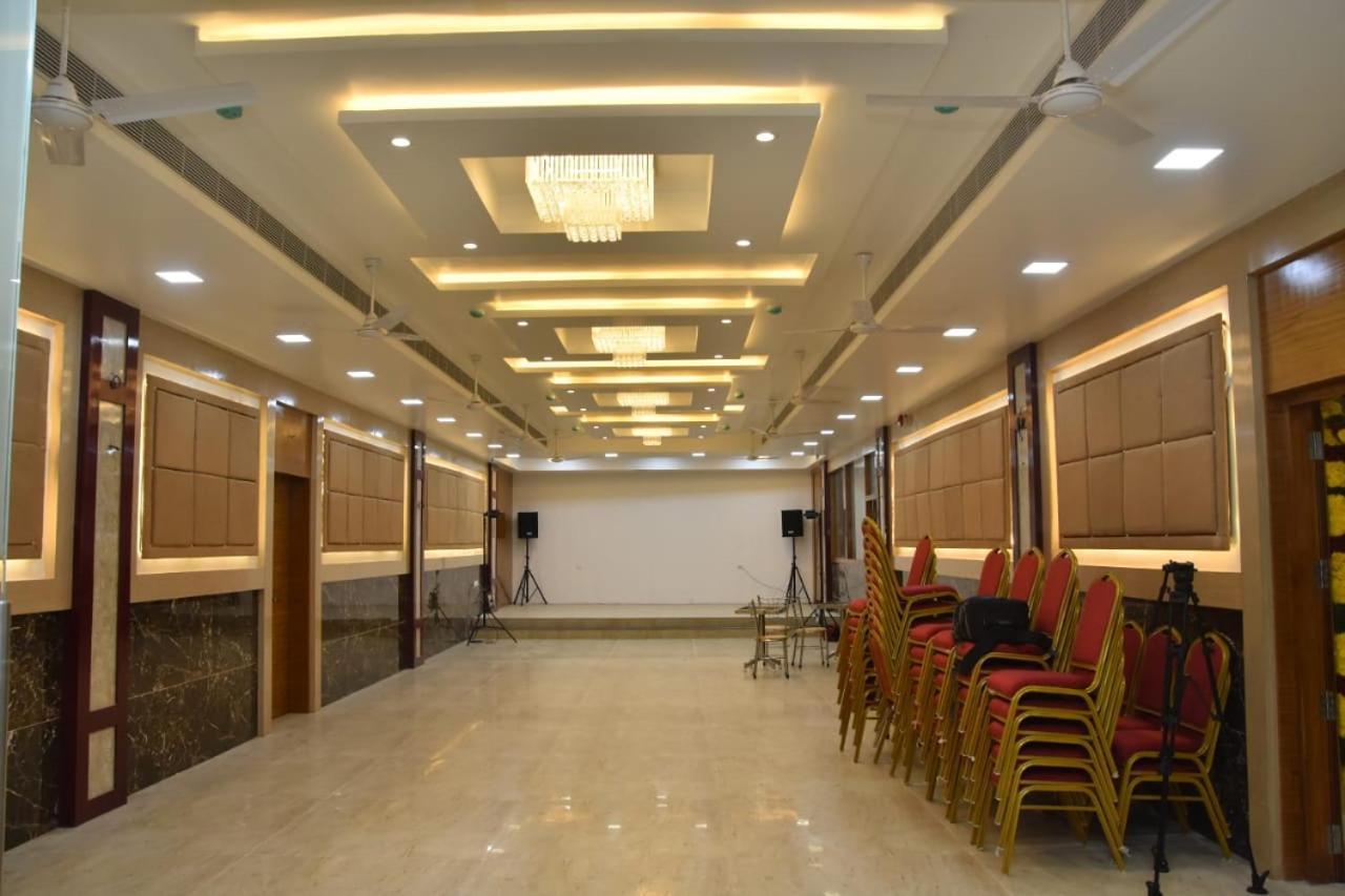 Le Arul Park Hotel Karaikal Exterior photo