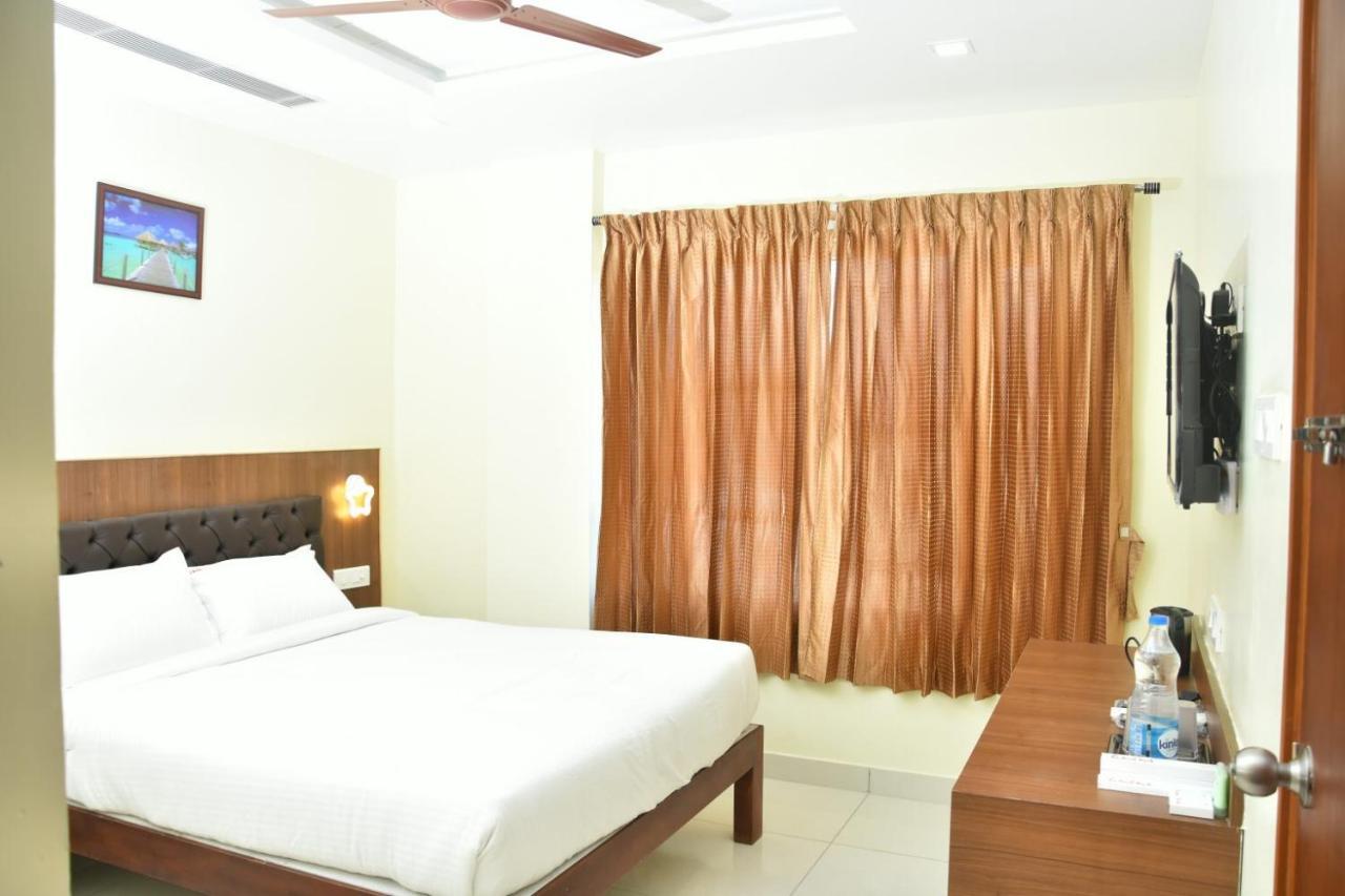 Le Arul Park Hotel Karaikal Exterior photo