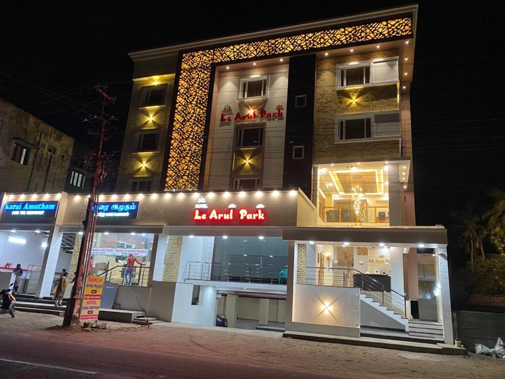 Le Arul Park Hotel Karaikal Exterior photo